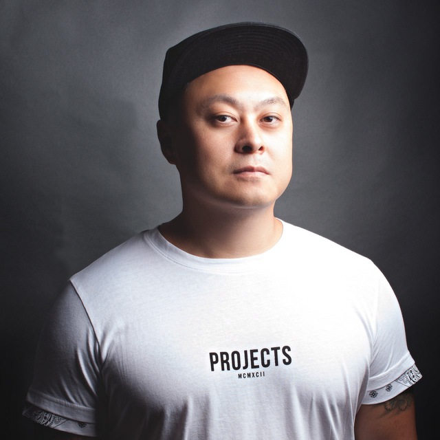 Ведущий студии, студийный портрет